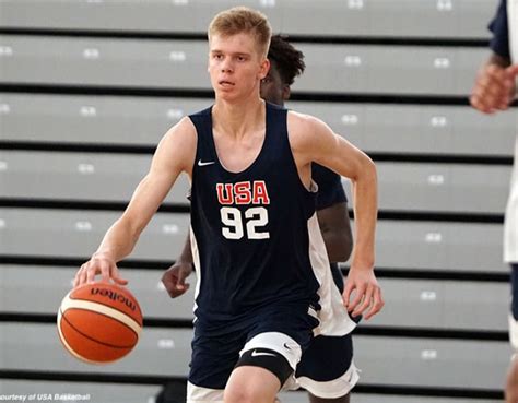 5-star wing Liam McNeeley is off the board