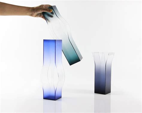 Gradient Tonal Optical Vases : stretch color