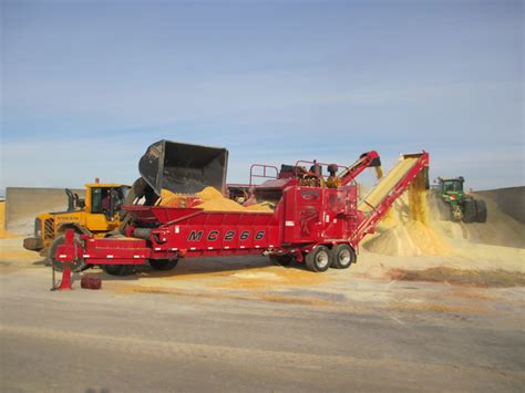 Grain Grinding with Rotochopper Horizontal Grinders