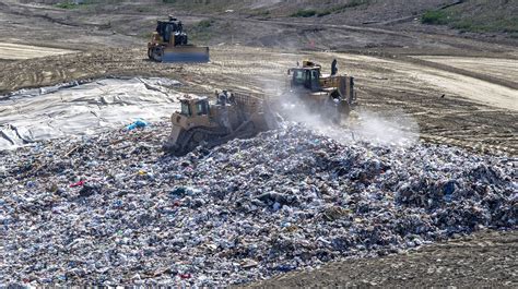 Grainger county landfill. The Solid Waste Department offers many services to Grainger County. Residents have the option to dispose of their waste through standard garbage disposal, the Household Hazardous Waste unit or by recycling. 