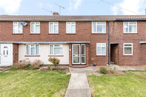 Grampian Grove, Chelmsford, Essex, CM1 2HJ 2 bed end …