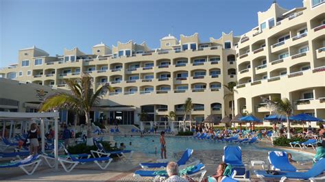 Gran Caribe Real - Cancun All Inclusive Family Resort