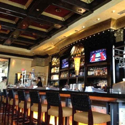 Grand Lux Cafe - Sawgrass Mills - 93 tips from 3857 visitors