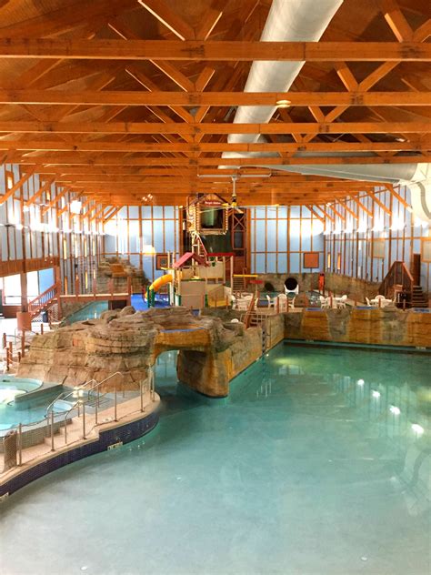 Grand bear resort at starved rock. Grand Bear Resort sits in the beautiful setting of Starved Rock State Park. Located just 90 minutes from Chicago & the Quad Cities and an hour from Bloomington & … 