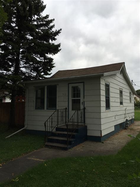 Grand forks houses for rent. 2 days ago · 1724 6th Ave N. 1724 6th Ave N, Grand Forks, ND 58203. 2 Beds • 1 Bath. 1 Unit Available. Details. 2 Beds, 1 Bath. $750. 960 Sqft. 1 Floor Plan. 