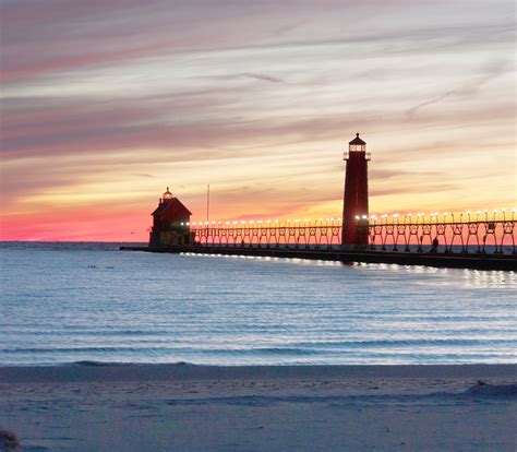 Grand haven weather 10 day. Jul 27, 2023 · Kicking off at 10 a.m. Friday, July 28, the festival pays homage to Grand Haven’s token name, “Coast Guard City, USA,” with family-friendly fun through Sunday, Aug. 6. 