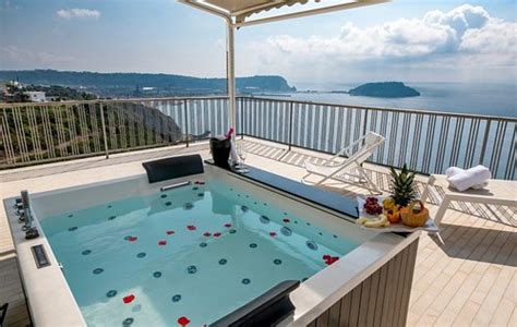 Grand hotel serapide. Traveling can be a stressful experience, especially when it comes to booking flights and hotels. With so many options available, it can be hard to know where to start. Fortunately, there are several ways to easily book both a flight and hot... 