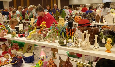  A Craft Show organized by Grand Rivers Arts & Crafts Festival. This Kentucky Craft Show will have crafts, fine art, fine craft and homegrown products exhibitors, and 8 food booths. There will be 1 stage with Regional talent and the hours will be Sat 9am-5pm, Sun 9am-5pm, Mon 9am-3pm. Admission tickets are $2 - $5. Get more details. add rating. . 