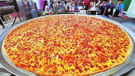 Grandes pizza. Grande Pizza 