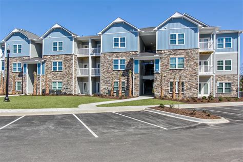 Grandview at clear pond photos. As our residents move in, it’s so exciting to see how they enjoy the Grand Life. Aside from the spacious and beautiful features, the views and serenity are something everyone enjoys here at Grandview. 