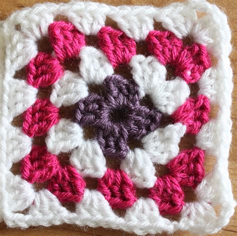 Granny square pattern. Spiked Granny Square. Aran (8 wpi) ? As always, I will explain what materials you will need for this pattern. I will explain every stitch you will need to make this item, with links to free tutorials explaining the stitches. VIDEO TUTORIAL HERE! STEP BY STEP PHOTO TUTORIAL HERE! 