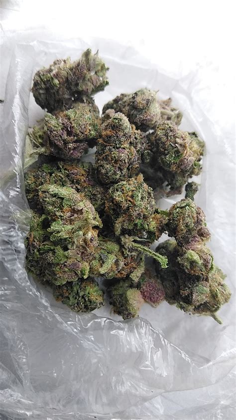 Grape gelato strain allbud. A strain is when a muscle is stretched too much and tears. It is also called a pulled muscle. A strain is a painful injury. It can be caused by an accident, overusing a muscle, or ... 