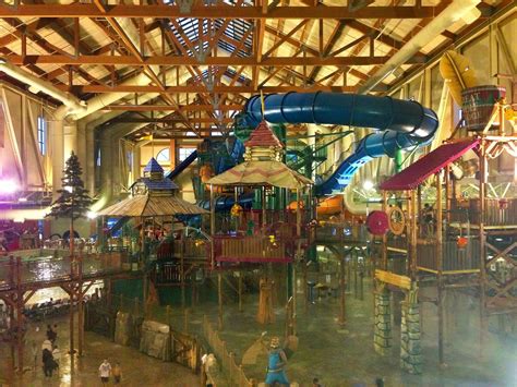 4 days ago · Great Wolf Lodge is a full-service resort that makes it easy to meet, dine and enjoy activities and entertainment without having to leave the building. Conveniently located next to Kings Island Amusement Park just off Interstates 71 and 75, there are options for golf, canoeing, ziplining and outlet shopping nearby. .