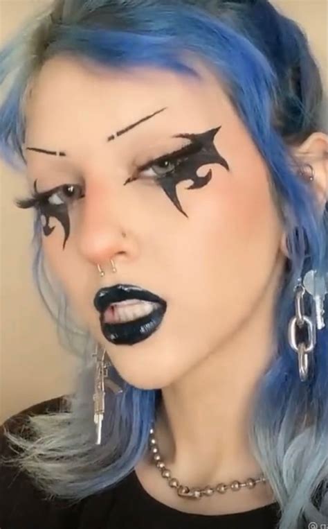 Goth eyeliner is part of a multistage process typically after priming your eyes and applying dark eyeshadow for extra contrast. The goth eyeliner "standard" is applied under your lower lash line and by using a pencil brush to blend in, you create more definition in this area.. 