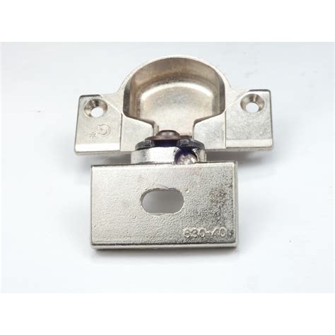 Grass TEC 830 Hinge Replacement. The TEC 830 hinge has been discontinued but you can use the TEC 864 as a replacement. Step 1: Identify your replacement hinge: Look for a number on the base plate (part that attaches to the cabinet) It should read 830-XX where XX could be 33, 40, etc. (see below) IMPORTANT: The two screw holes that fasten the ... . 