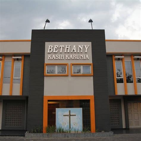Gray Bethany Messenger Semarang