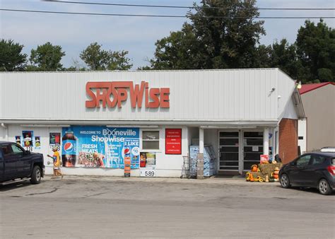 Gray Woods - Woods Grocery, Booneville, Kentucky