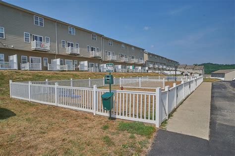 Graycliff Luxury Townhomes - Morgantown Apartments