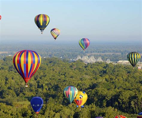 Great Mississippi River Balloon Race - Country Roads …