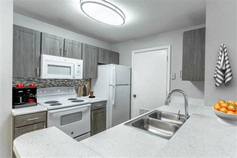 Great Open Floorplan for Entertaining! - apts/housing for rent