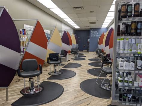 OH /. Bellefontaine /. 2232 S Main St. Get a great haircut at the Great Clips The Shops at Bellefontaine hair salon in Bellefontaine, OH. You can save time by checking in online. No appointment necessary.