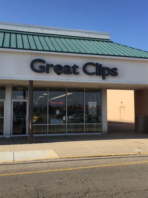 As a franchisee-owned and operated local hair salon, we challenge ourselves and our customers to give back to the local Columbus community through programs like Clips of Kindness® and by showing support for various philanthropic organizations. Visit your local Great Clips hair salon conveniently located on 4715 Reed Rd in Columbus, OH.. 
