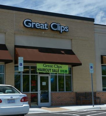 Great clips kings canyon. Great Clips salons offer various hair care services including haircuts, beard trims, bang trims, and shampooing. We are open evenings and weekends, no appointment … 