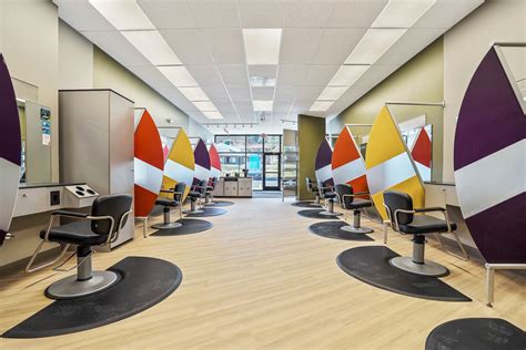 Great clips legacy plaza. Great things happen at a Great Clips salon, and we’d love for you to be part of that. We are looking for great leaders to inspire an awesome team of stylists! This position is responsible for assisting the salon manager to develop, coach, and retain the salon stylists to ensure quality of brand delivery and achieve desired results. 