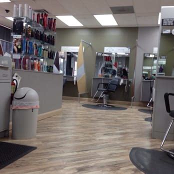 TX /. San Antonio /. 6390 De Zavala Rd. Get a great haircut at the Great Clips De Zavala Corners hair salon in San Antonio, TX. You can save time by checking in online. No appointment necessary.. 
