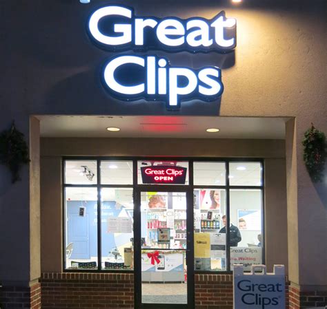  Great Clips Orchard Plaza. 1876 Cooper Rd ... 201 - 1750 Pier Mac Way, Kelowna, BC V1V 2K1. 0 min. EST WAIT. Check In. Great Clips Willow Park Shopping Center. 25-590 ... 