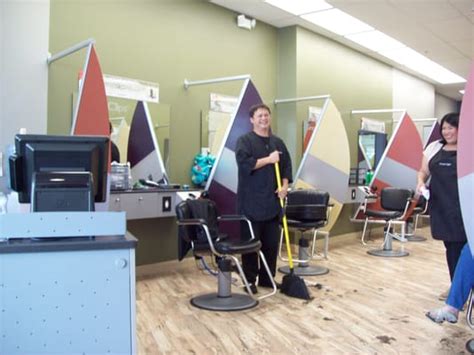 Danville /. 4111 N Vermillion St. Get a great haircut at the Great Clips Danville Crossing hair salon in Danville, IL. You can save time by checking in online. No appointment necessary.. 