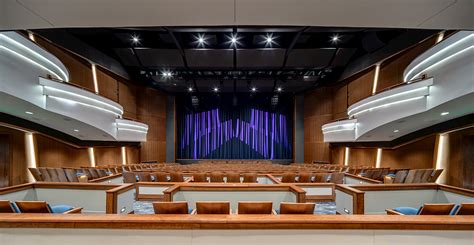 Great lakes center for the arts. Great Lakes Center for the Arts' Theater has a total capacity of 525 seats, including box seating, and features state-of-the-art acoustics and equipment, including a 45- foot cinema screen and Dolby theatrical surround sound. Explore the Seating chart 