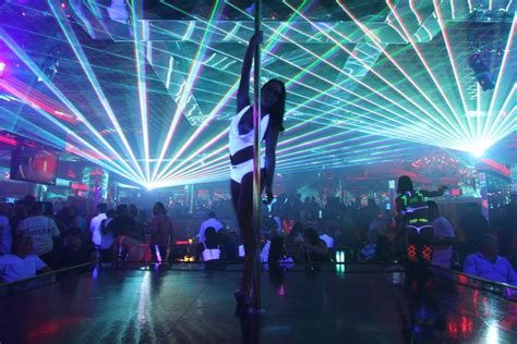 Great strip clubs. Las Vegas is home to many of the best strip clubs in the country, with top strippers flying in from all over the world to get in on the action. Strip clubs are considered very … 