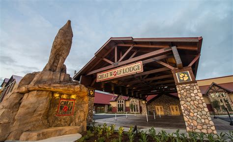 Great wolf loge. Now $242 (Was $̶2̶6̶8̶) on Tripadvisor: Great Wolf Lodge - Chicago / Gurnee, Il, Gurnee. See 438 traveler reviews, 275 candid photos, and great deals for Great Wolf Lodge - Chicago / Gurnee, Il, ranked #1 of 2 specialty lodging in … 