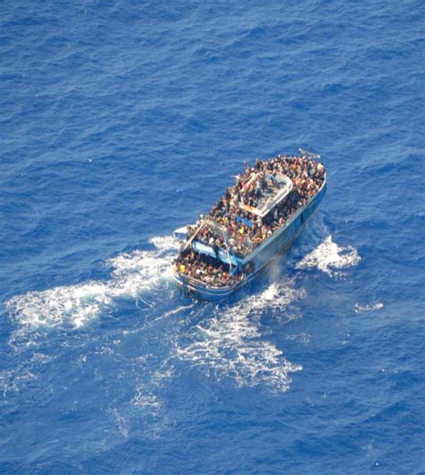 Greece migrant tragedy: Survivor accounts say coastguard towing attempt precipitated disaster
