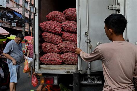 Greedy Philippines traders blamed for hoarding food, …