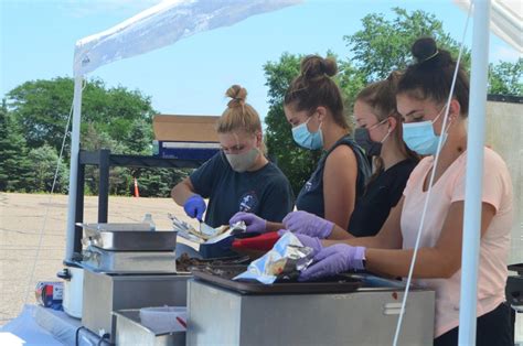 Greek Fest foods still popular despite drive-thru ... - Sioux City Journal