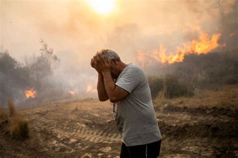 Greek PM offers free holidays to tourists as wildfire compensation