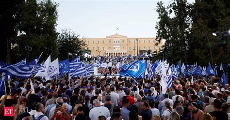 Greeks vote in 2nd general election in 5 weeks, with conservative party favored to win majority
