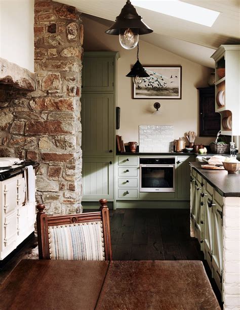 Green English Cottage Kitchen