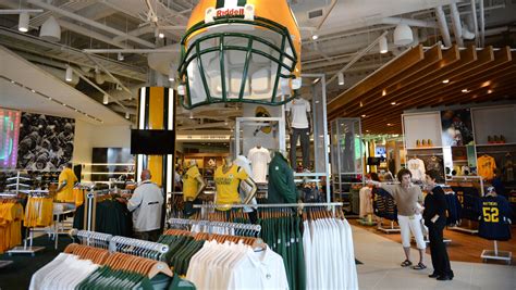 Green bay packers pro shop. Packers Pro Shop, Green Bay, Wisconsin. 165,006 likes · 707 talking about this · 6,001 were here. The official retailer of the Green Bay Packers, located at Lambeau Field. ... 