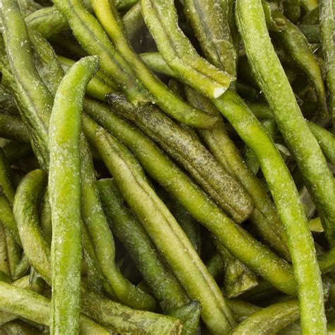Green bean chips. Preheat the air fryer at 380 degrees F for 3 minutes. Then put the beans in a single layer in the air fryer basket. You will have to make this recipe in 2-3 batches depending on the size of your air fryer. Air fry at 380 ˚F for 10 minutes. Half way through pull out the basket and flip the beans or shake it. 