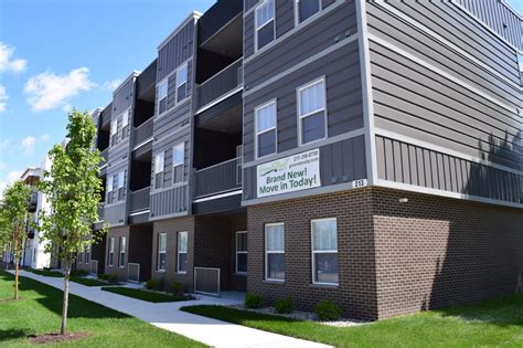 Green street realty. Green St Realty offers on-campus, off-campus and downtown apartments in Champaign-Urbana. It also develops Class A projects in Colorado Springs, such as the Avian site. 
