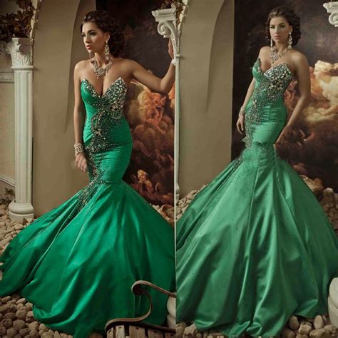 Green wedding dresses. These green wedding dresses are just as gorgeous as white gowns on a bride’s wedding day but are meant for a more daring bride who’s willing to defy traditions. So, don’t … 