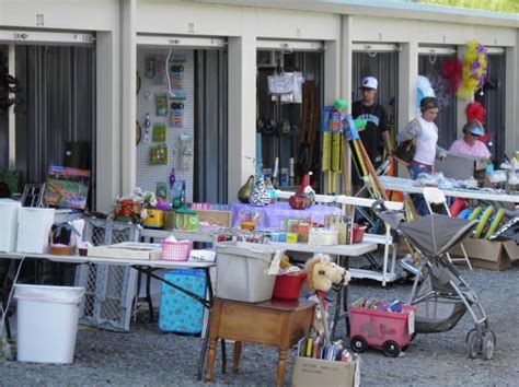 Greenville flea market. The White Horse Flea Market offers a diverse variety of shops and vendors, carousels, games, and food every weekend. It is open every Saturday and Sunday from 6 am to 5 pm, and has a store front space for rent for small businesses. 