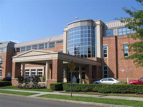 Greenwich hospital greenwich ct. Lung cancer screening requires a low-dose CT lung scan, which is a 3-dimensional X-ray of the chest reconstructed by computer. The scan has the radiation equivalent of 2-3 chest X-rays. For more information about lung cancer screening at … 