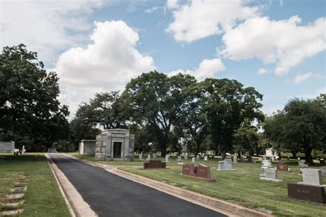 Interment. Mount Olivet Cemetery. 2301 North Sylvania Avenue, Fort Worth, TX 76111. Send Flowers. Funeral services provided by: Mount Olivet Chapel and Cemetery. 2301 North Sylvania Avenue, Fort .... 