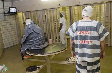 Gregg county jail. Nov 14, 2022 · Gregg County Sheriff Maxey Cerliano says that restructuring of positions within the county jail will help it continue to maintain compliance with jail standards. 