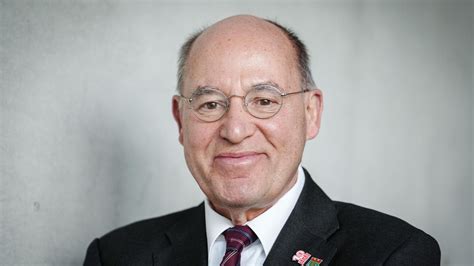 Gregor Gysi &ndash; Wikip&eacute;dia, a enciclop&eacute;dia livre