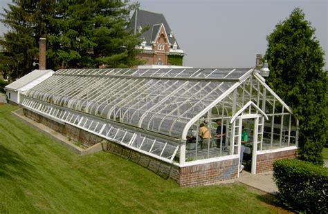 Find out how to determine how cold the temperature in a greenhouse can be for different plants. Expert Advice On Improving Your Home Videos Latest View All Guides Latest View All R.... 